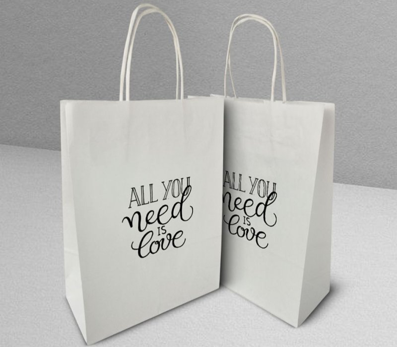 Подарочный пакет с кручеными ручками белый 240x105x320 "All you need is love"