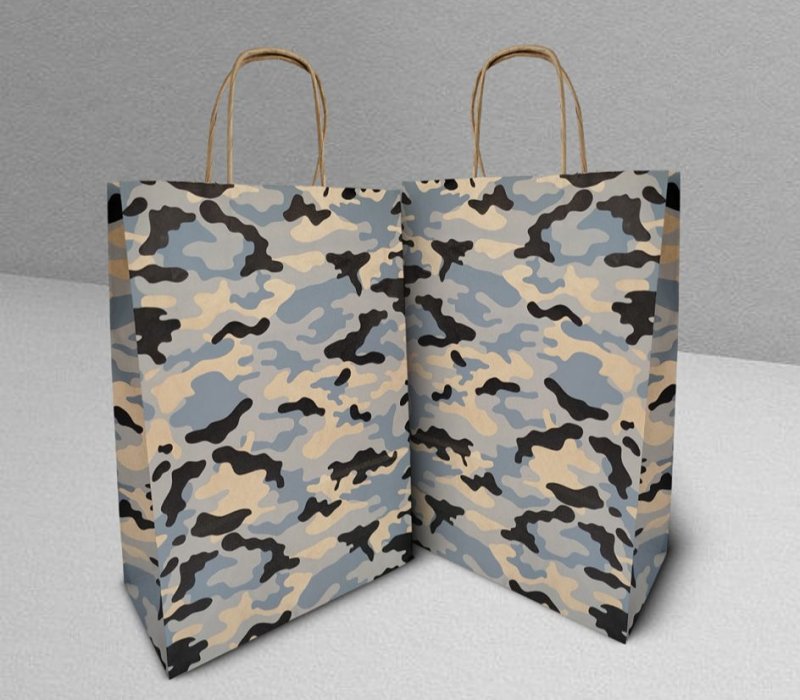 Подарочный пакет с кручеными ручками крафт 240x105x320 "Камуфляж" (серый, внутри бурый)