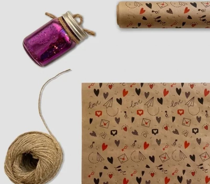 Крафт бумага в рулоне 0,71х10 м "Love"