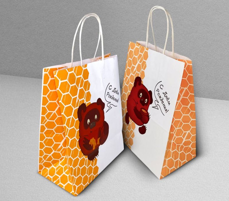 Подарочный пакет с кручеными ручками белый 240x140x300 «Винни-Пух. С днем рождения»  внутри белый