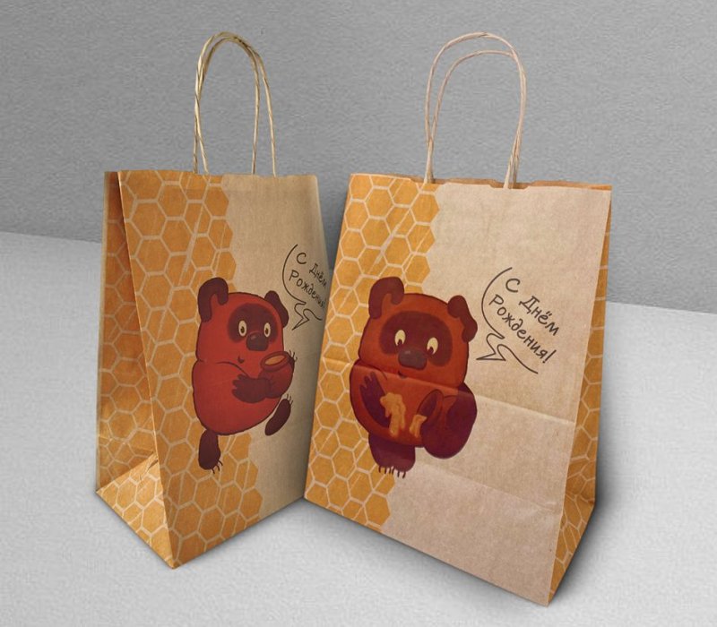 Подарочный пакет с кручеными ручками белый 240x140x300 "Винни Пух. С днем рождения" внутри бурый
